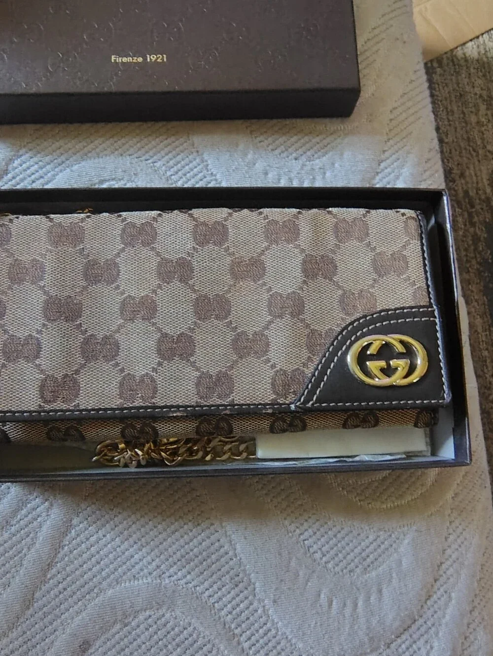 Gucci Brown Presentation Box with Gold Logo - Picture 2 of 3